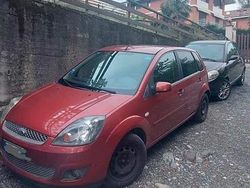 Rosso Usata 2008 Ford Fiesta Due volumi | 2000 € (Buon prezzo)