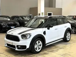 Light white tetto nero Usata 2018 Mini Cooper D Countryman Business SUV | 16.700 € (Buon prezzo)