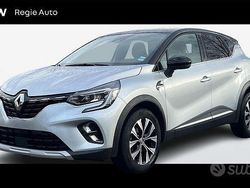 Grigio chiaro Usata 2024 Renault Captur Techno SUV | 17.900 € (Buon prezzo)
