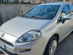 Grigio Usata 2013 Fiat Punto Due volumi | 7500 € (Molto cara)