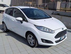 Bianco Usata 2015 Ford Fiesta Titanium Due volumi | 7000 € (Buon prezzo)