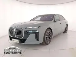 Brooklyn grey metallic Nuova 2025 BMW i7 M Sport Tre volumi | 79.900 €
