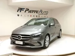 Grigio metallizz Usata 2019 Mercedes B180 Executive Monovolume | 23.900 € (Buon prezzo)
