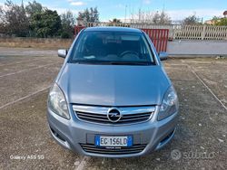 Grigio Usata 2011 Opel Zafira Edition Monovolume | 3900 € (Cara)