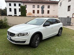 Usata 2017 Volvo V60 CC Summum Station wagon | 16.000 € (Buon prezzo)