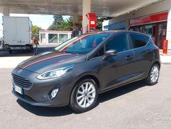 Grigio Usata 2017 Ford Fiesta Titanium Due volumi | 9900 € (Buon prezzo)