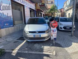 Grigio Usata 2010 VW Polo Highline Tre volumi | 4499 € (Buon prezzo)