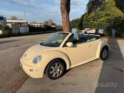 Beige Usata 2005 VW Beetle Cabrio | 6900 € (Buon prezzo)