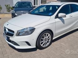 Bianco Usata 2018 Mercedes A200 Business Tre volumi | 14.000 € (Buon prezzo)