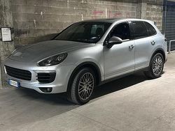 Grigio Usata 2015 Porsche Cayenne SUV | 30.000 €