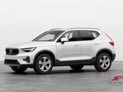 Crystal white Usata 2024 Volvo XC40 Core SUV | 37.400 € (Buon prezzo)
