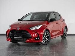 Rosso Usata 2022 Toyota Yaris Hybrid Style Tre volumi | 21.800 € (Molto cara)