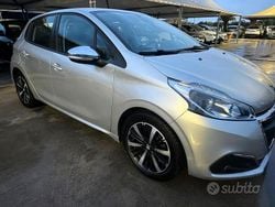 Grigio Usata 2018 Peugeot 208 Due volumi | 8500 € (Buon prezzo)