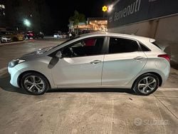 Grigio Usata 2016 Hyundai i30 Due volumi | 6990 € (Ottimo prezzo)