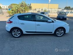 Bianco Usata 2010 Renault Mégane Tre volumi | 3300 € (Buon prezzo)