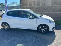 Usata 2018 Peugeot 208 Allure Due volumi | 7300 € (Super prezzo)