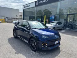 Blu Usata 2024 Renault R5 Iconic Due volumi | 30.000 € (Ottimo prezzo)
