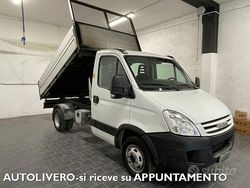 Bianco Usata 2012 Iveco 35.12 Furgone | 14.900 € (Molto cara)
