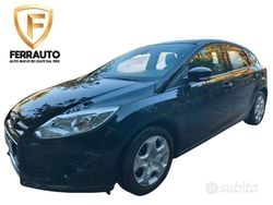 Nero Usata 2014 Ford Focus Tre volumi | 5900 € (Buon prezzo)