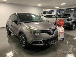 Grigio scuro Usata 2014 Renault Captur SUV | 9800 € (Molto cara)