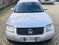 Usata 2001 VW Passat Tre volumi | 2500 €