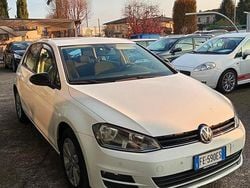 Bianco Usata 2016 VW Golf VII Comfortline Tre volumi | 8999 € (Buon prezzo)