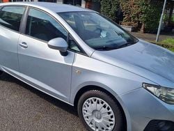 Argento brillante Usata 2010 Seat Ibiza Reference Tre volumi | 4500 € (Buon prezzo)