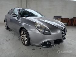 Grigio Usata 2011 Alfa Romeo Giulietta Tre volumi | 3500 € (Ottimo prezzo)