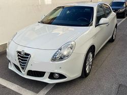 Bianco Usata 2015 Alfa Romeo Giulietta Tre volumi | 6700 € (Ottimo prezzo)