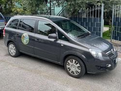Grigio Usata 2014 Opel Zafira Monovolume | 6900 € (Super prezzo)