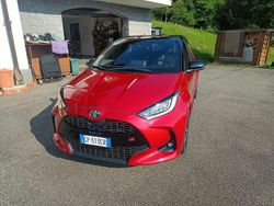 Rosso Usata 2023 Toyota Yaris Hybrid Sport Tre volumi | 21.000 € (Buon prezzo)