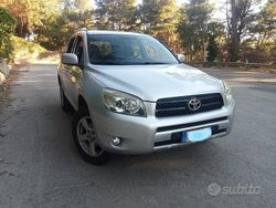 Grigio Usata 2006 Toyota RAV4 Station wagon | 5700 € (Buon prezzo)
