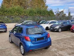 Blu Usata 2017 Toyota Yaris Hybrid Tre volumi | 11.800 € (Cara)