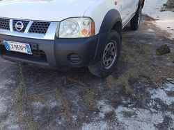 Bianco Usata 2001 Nissan PickUp Pick-up | 12.000 €