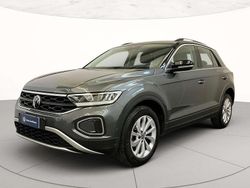 Indium grey metallizzato nero Usata 2023 VW T-Roc Life SUV | 21.600 € (Buon prezzo)