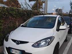 Bianco Usata 2008 Mazda 2 Due volumi | 1499 €