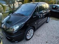 Usata 2009 Peugeot 1007 Monovolume | 1799 € (Buon prezzo)