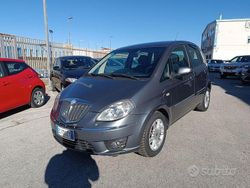 Grigio scuro Usata 2010 Lancia Musa S Monovolume | 5400 € (Molto cara)