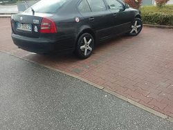 Nero Usata 2009 Skoda Octavia Tre volumi | 620 € (Super prezzo)