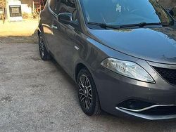 Grigio Usata 2017 Lancia Ypsilon Due volumi | 9499 € (Buon prezzo)