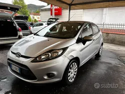 Argento Usata 2010 Ford Fiesta Due volumi | 2900 € (Ottimo prezzo)