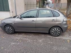 Usata 2004 Seat Ibiza | 680 €