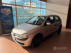 Grigio Usata 2003 Opel Corsa Tre volumi | 1299 € (Buon prezzo)