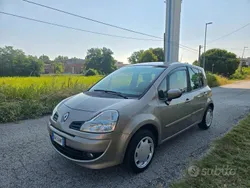Oro Usata 2008 Renault Modus Monovolume | 3000 € (Buon prezzo)