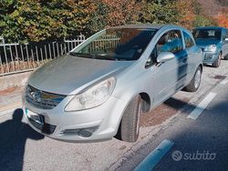 Grigio Usata 2008 Opel Corsa Sport Tre volumi | 1999 € (Buon prezzo)