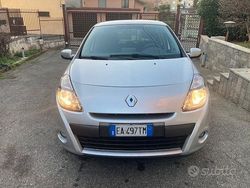 Grigio Usata 2010 Renault Clio II Tre volumi | 3000 € (Ottimo prezzo)