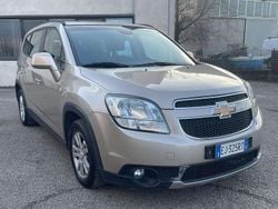 Oro Usata 2011 Chevrolet Orlando LT Monovolume | 5990 € (Buon prezzo)