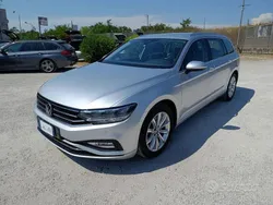 Argento Usata 2021 VW Passat Business Station wagon | 17.800 € (Buon prezzo)