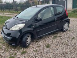 Nero Usata 2005 Peugeot 107 Due volumi | 2300 € (Buon prezzo)