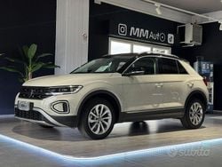 Beige Usata 2023 VW T-Roc Style SUV | 19.900 € (Buon prezzo)